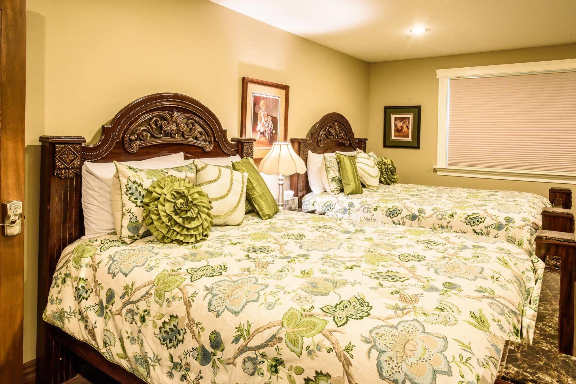 Noble House Suites B&B แกรนด์ฟอร์คส์ ภายนอก รูปภาพ