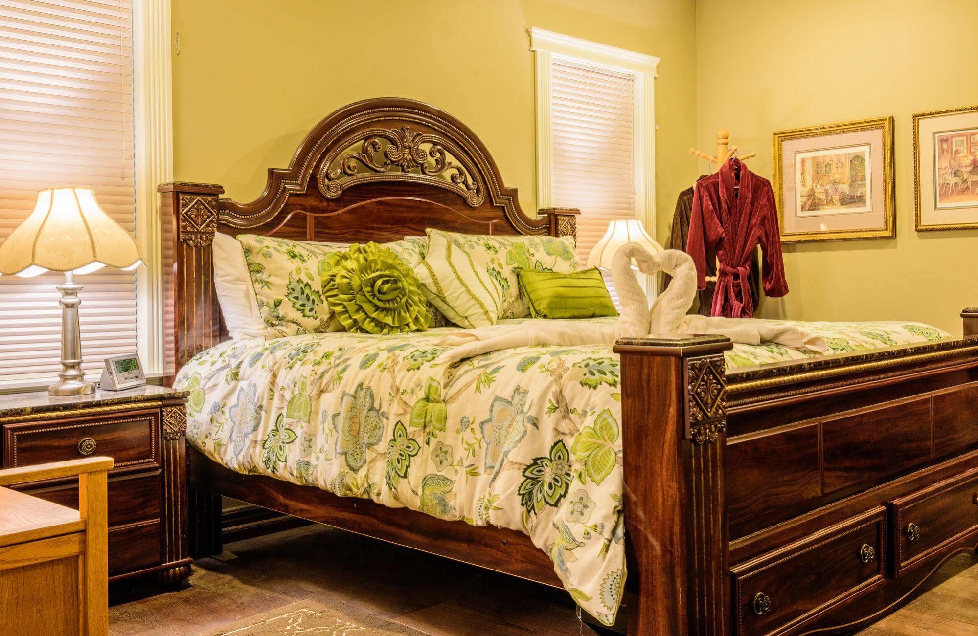 Noble House Suites B&B แกรนด์ฟอร์คส์ ภายนอก รูปภาพ