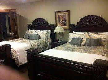 Noble House Suites B&B แกรนด์ฟอร์คส์ ภายนอก รูปภาพ